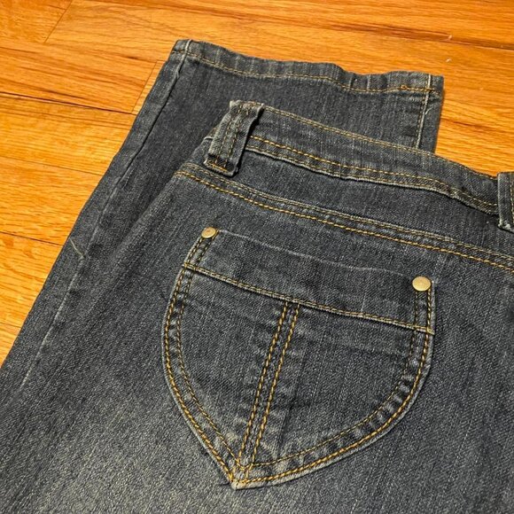 Low rise straight leg jeans. Tagged Size 6Repop... - Picture 3 of 7